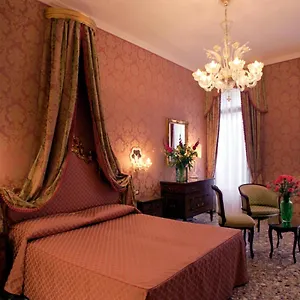 Casa Pisani Canal 3*, Venezia Italia