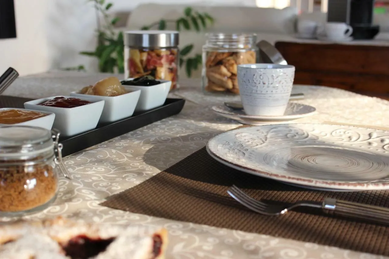 Due Lune B&B 알멘노 산 살바토레 이탈리아