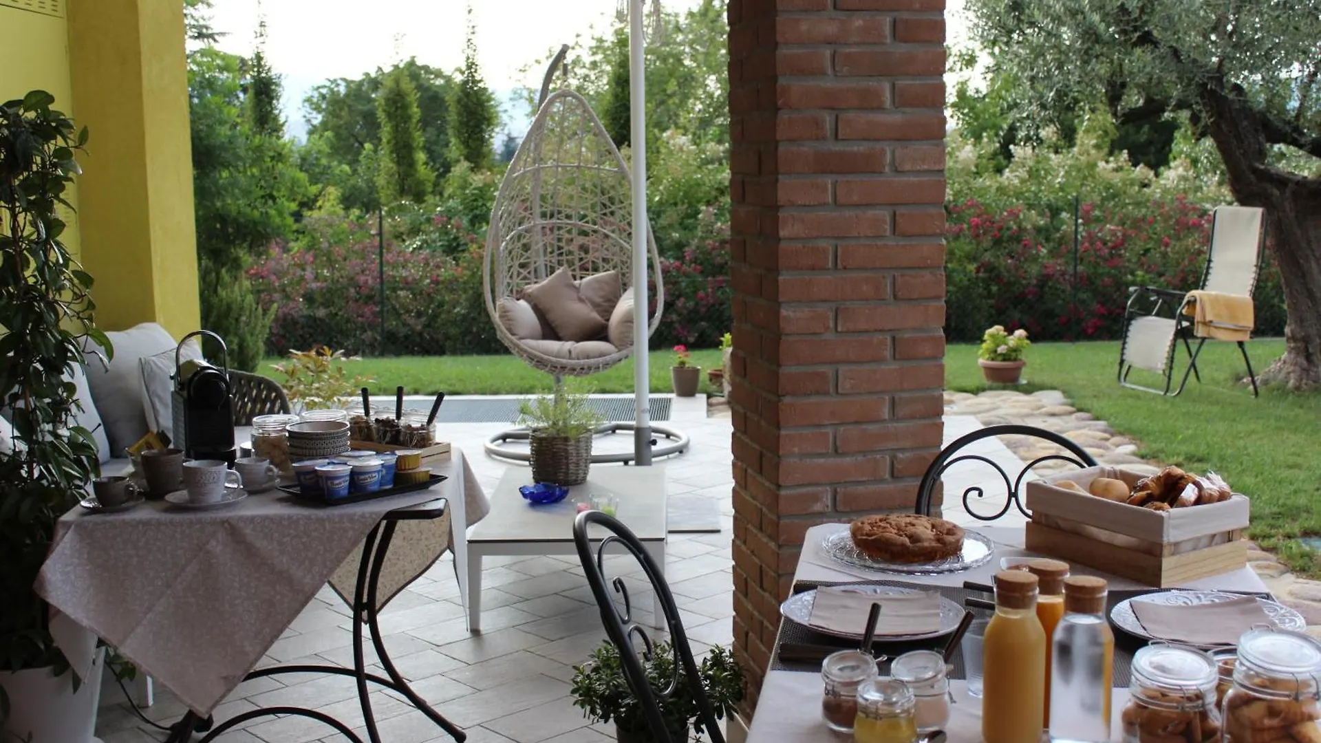 Bed & Breakfast Due Lune B&B Almenno San Salvatore Italy